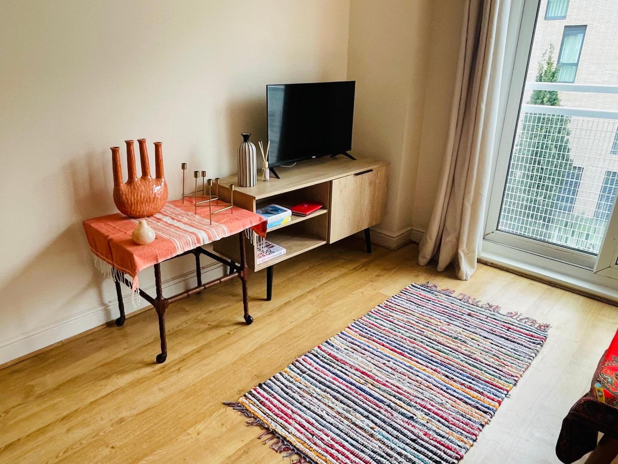 Bright Fun Relaxing Apartment In The Heart Of Epsom Exterior foto